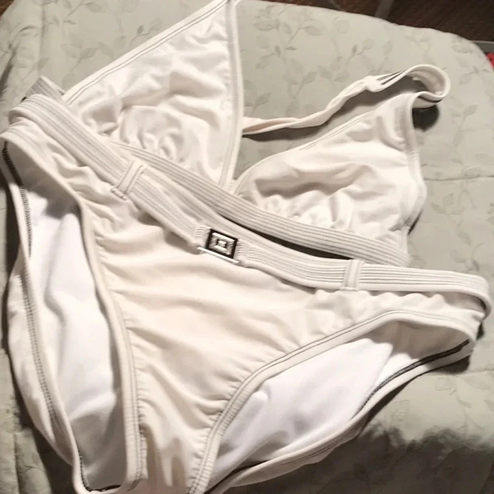 M top L bottom white bikini by ISAAC MIZRAHI